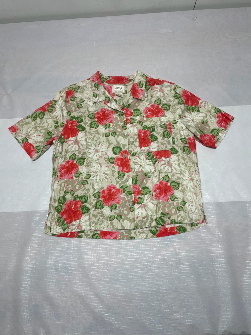 Short-Sleeve Floral Button-Up Blouse with Pant Cream with Red Floral Print Sz:L